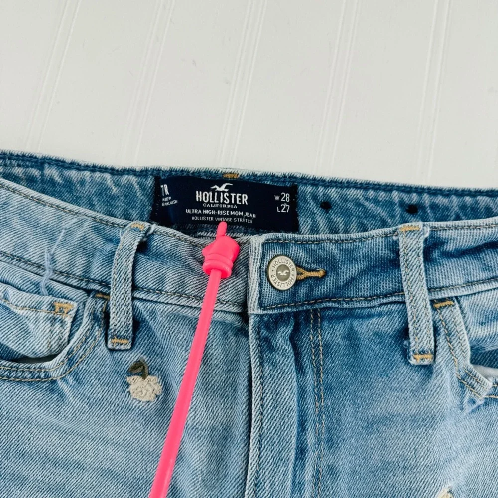 Hollister‎ Ultra High-Rise Mom Jeans Distressed Denim Size 7R